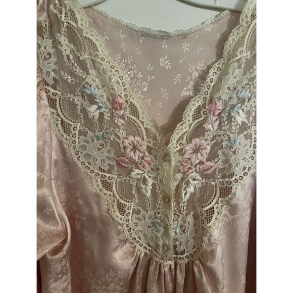 Vintage Light Pink w/Lace Flowers Night Gown Size Medium - Picture 3 of 6